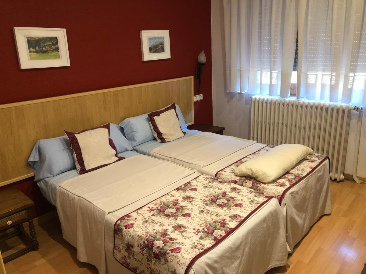 Hostal Escartin Sabiñánigo Zewnętrze zdjęcie