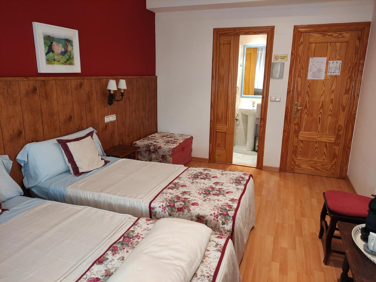 Hostal Escartin Sabiñánigo Zewnętrze zdjęcie