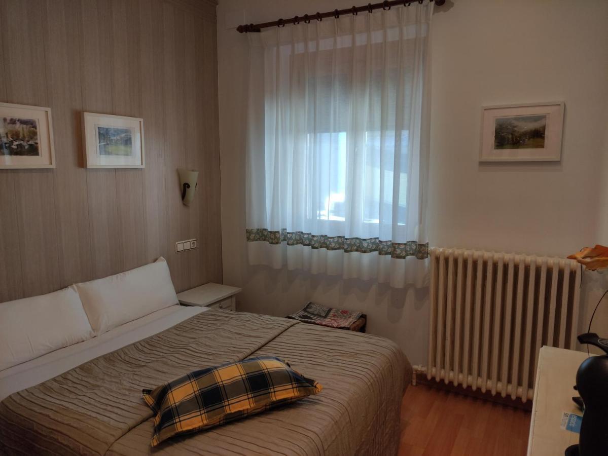 Hostal Escartin Sabiñánigo Zewnętrze zdjęcie