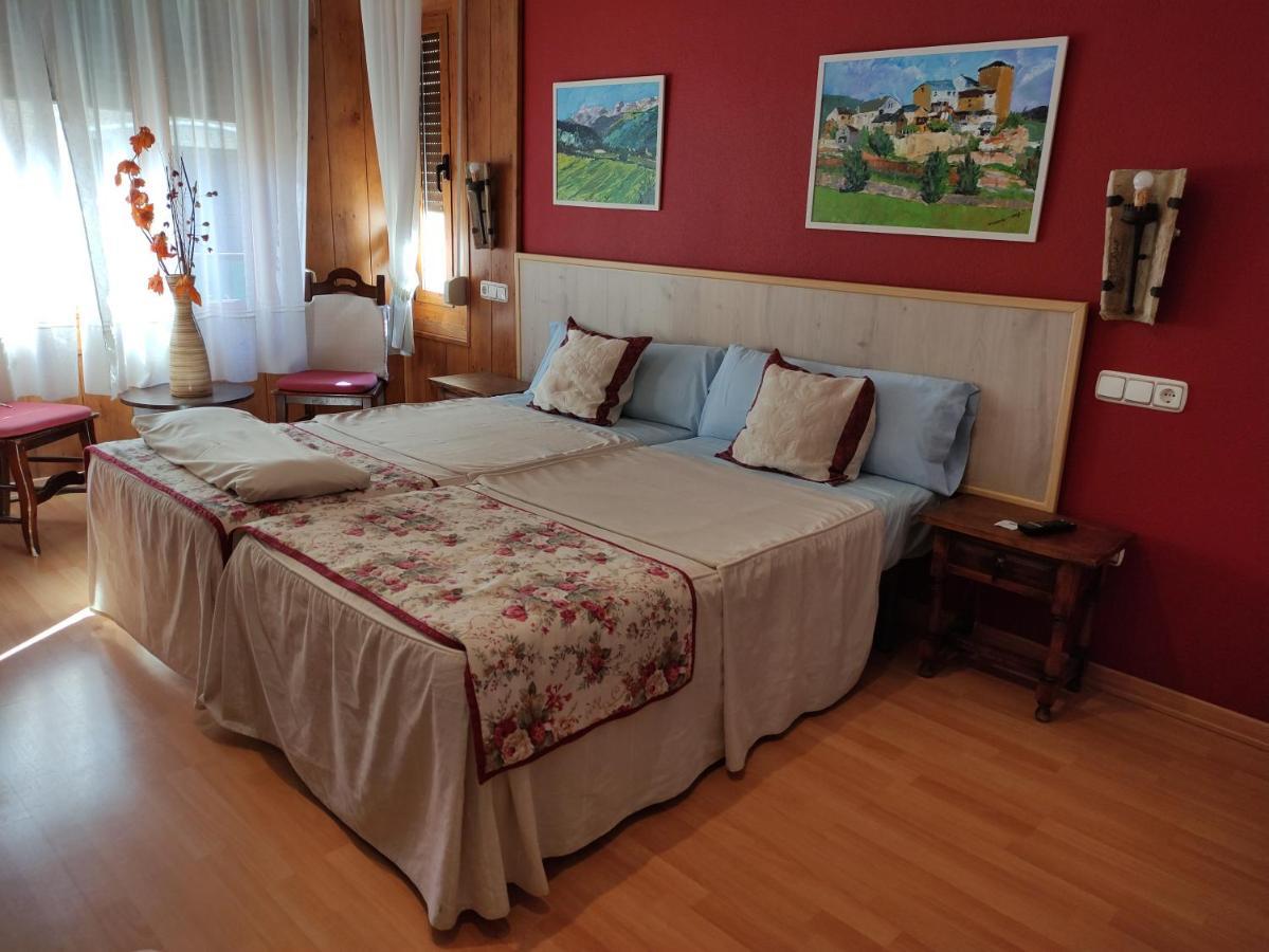 Hostal Escartin Sabiñánigo Zewnętrze zdjęcie